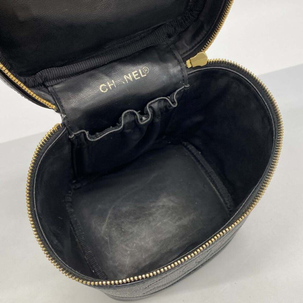 CHANEL Black Caviar Leather Vanity Bag - Picture 4 of 11